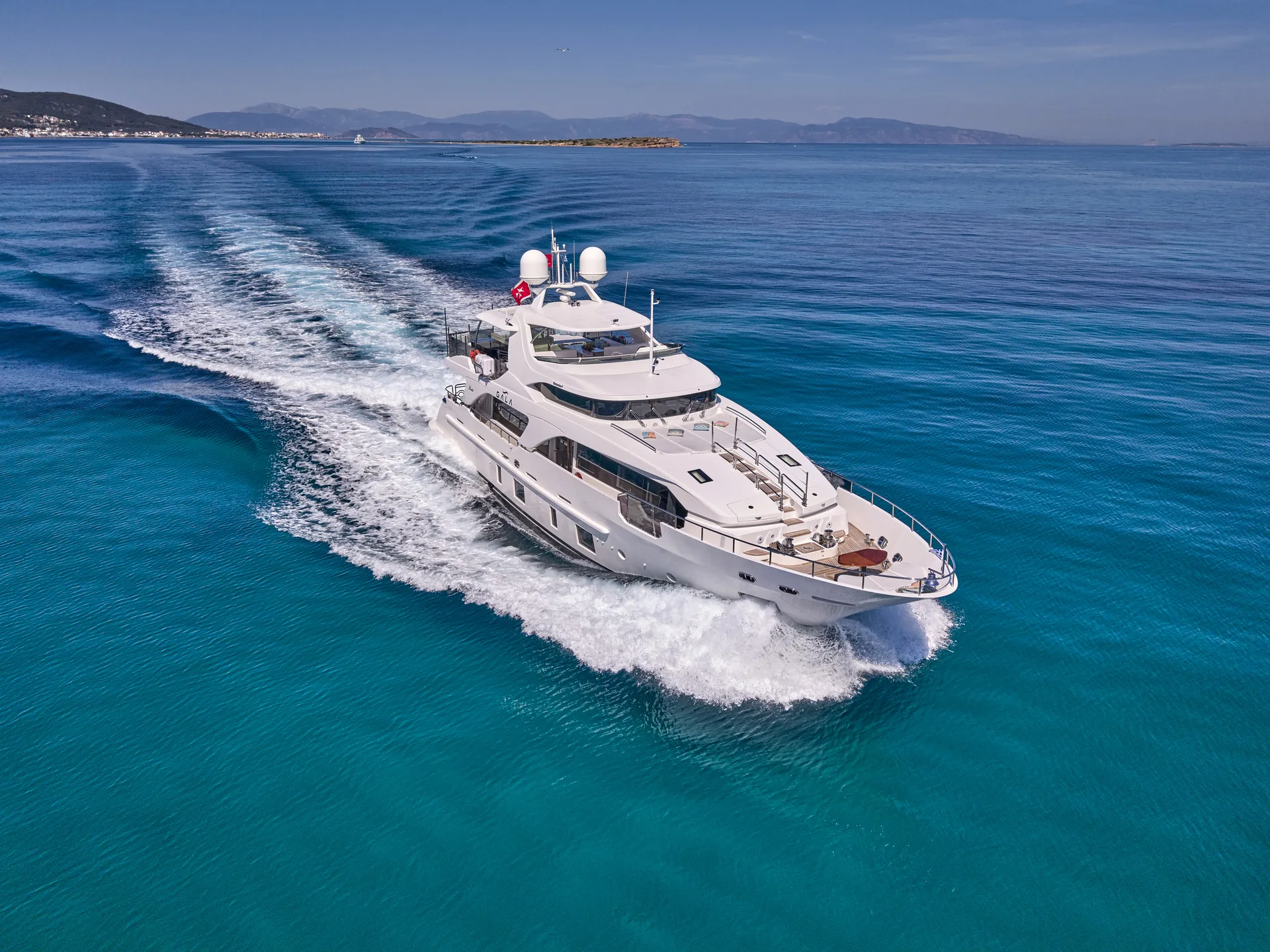 Solmare Yachting cruising
