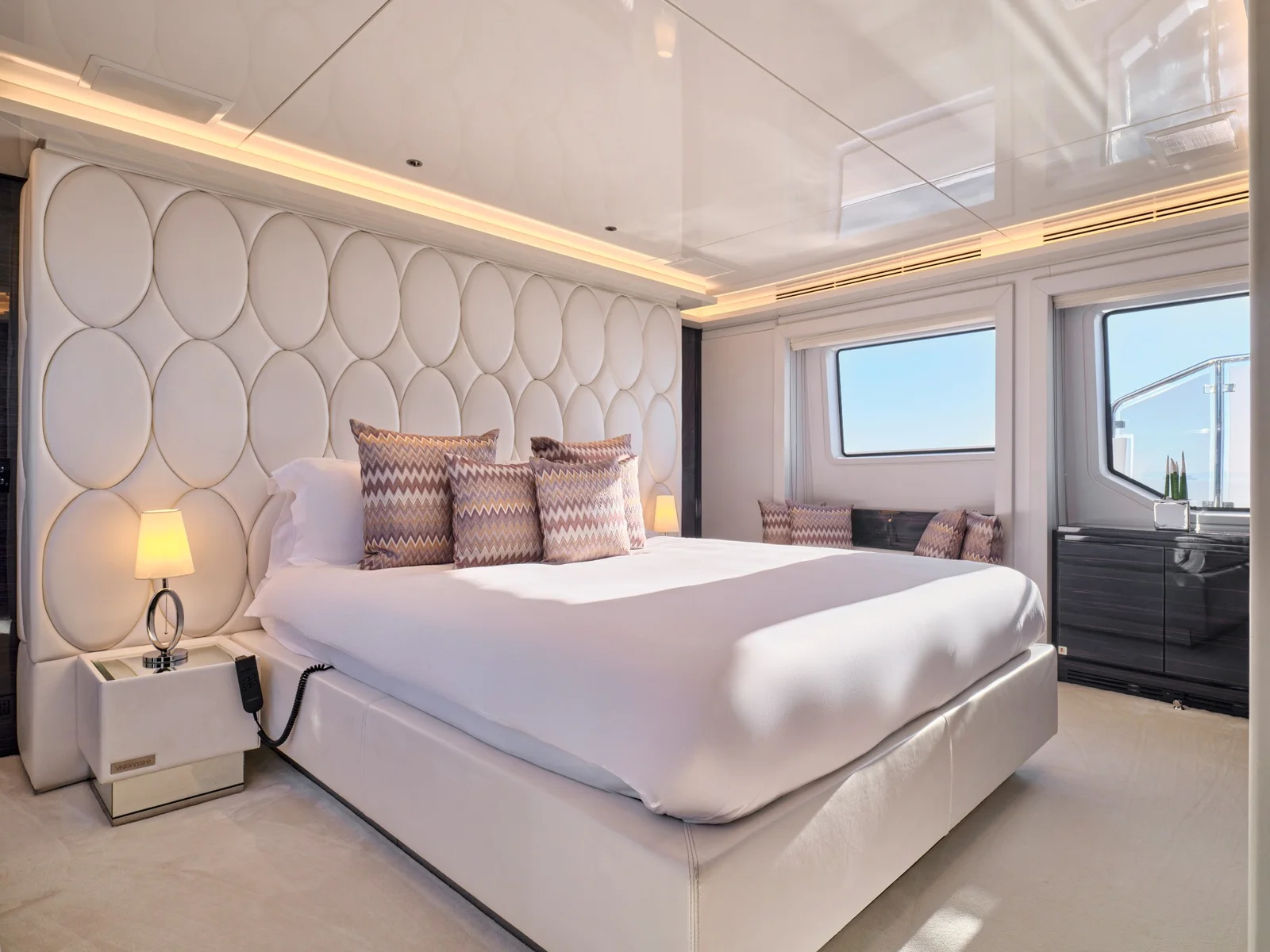 Solmare Yachting master cabin